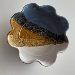 Studio Art Pottery Bowl Scalloped Edge Blue Brown Cream 6-1/2" Artist Signed